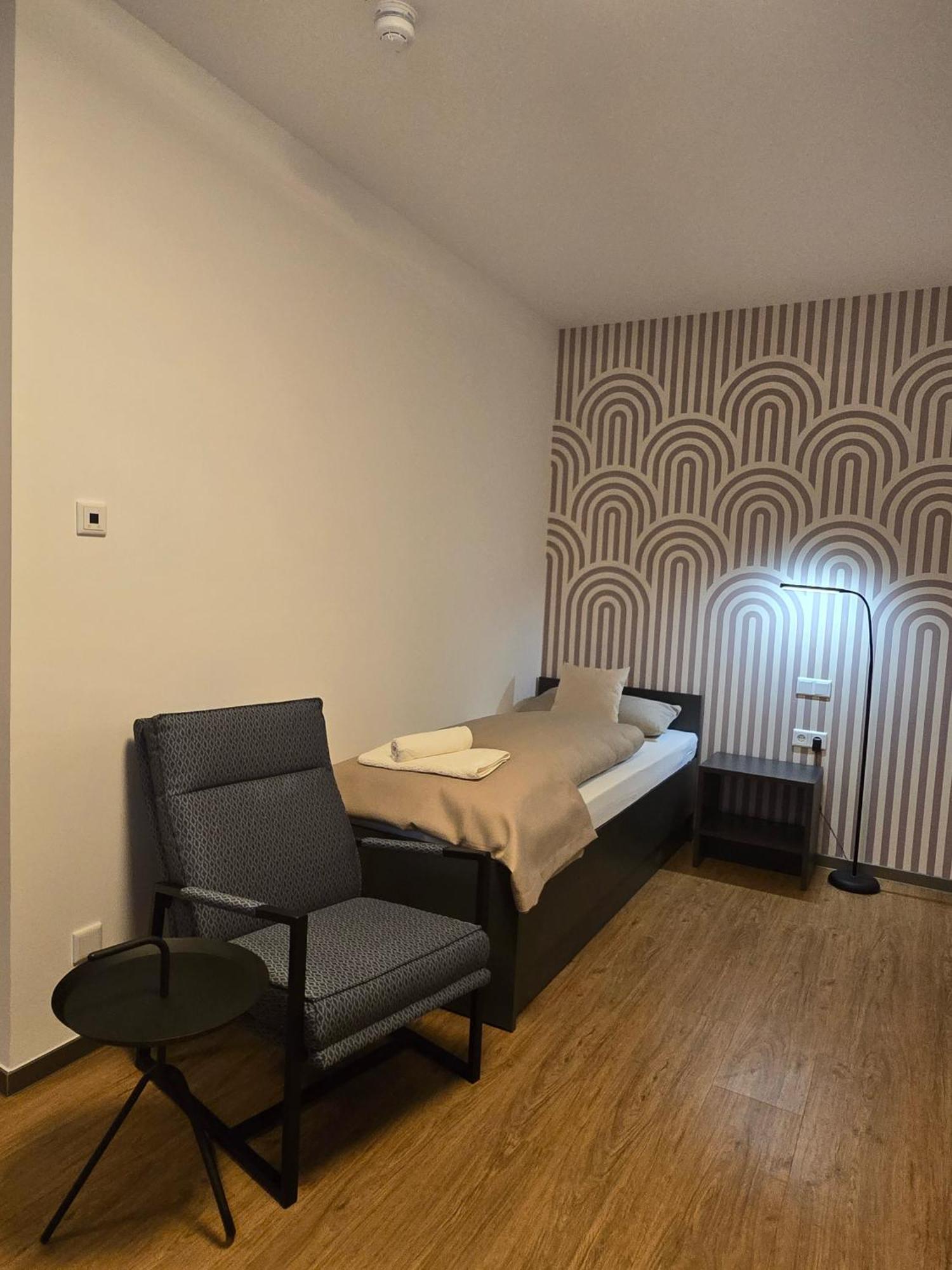 Fair N Square Hotel 24 Stunden Self-Check In Darmstadt Esterno foto